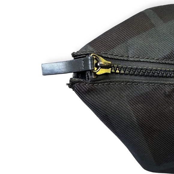 BURBERRY Fragrances Extra Large Black/Green Plaid Canvas Weekender/ Duffle Bag - Picture 7 of 13